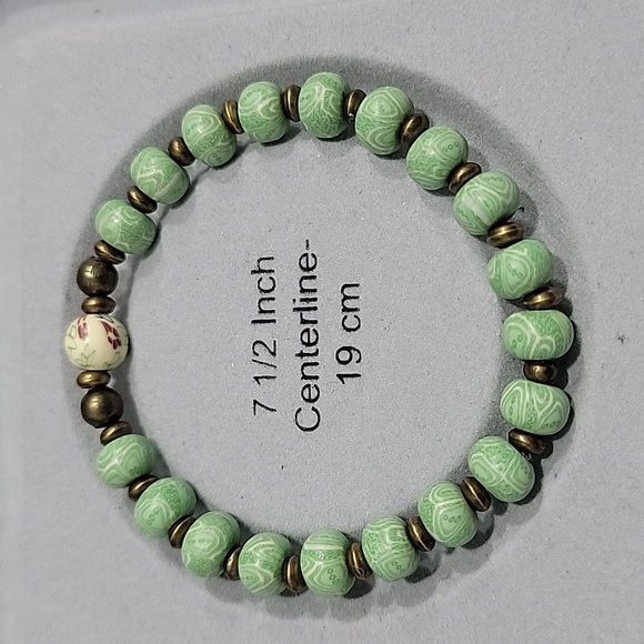 Handmade Bead Bracelet - Picture 4 of 5